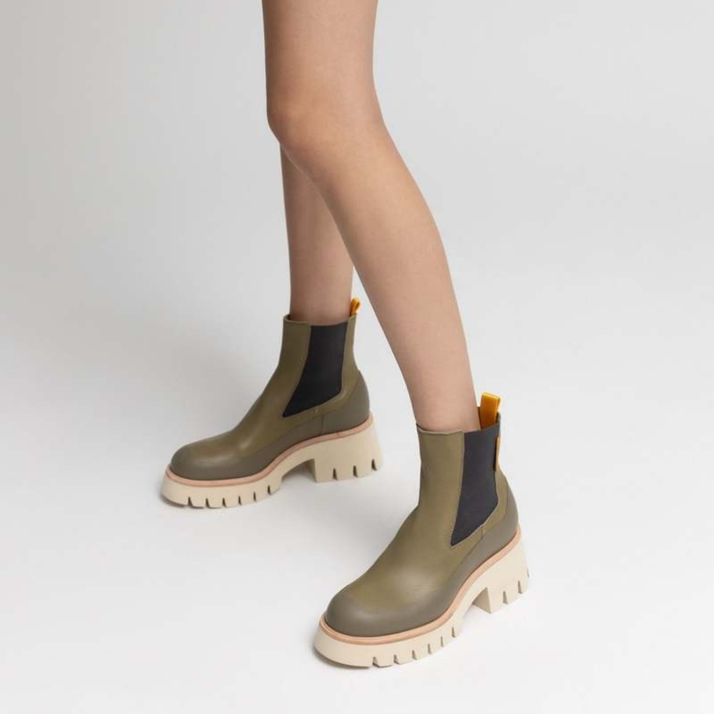 Oncept Indio Chelsea Boots. Size 6 Women
N8-01